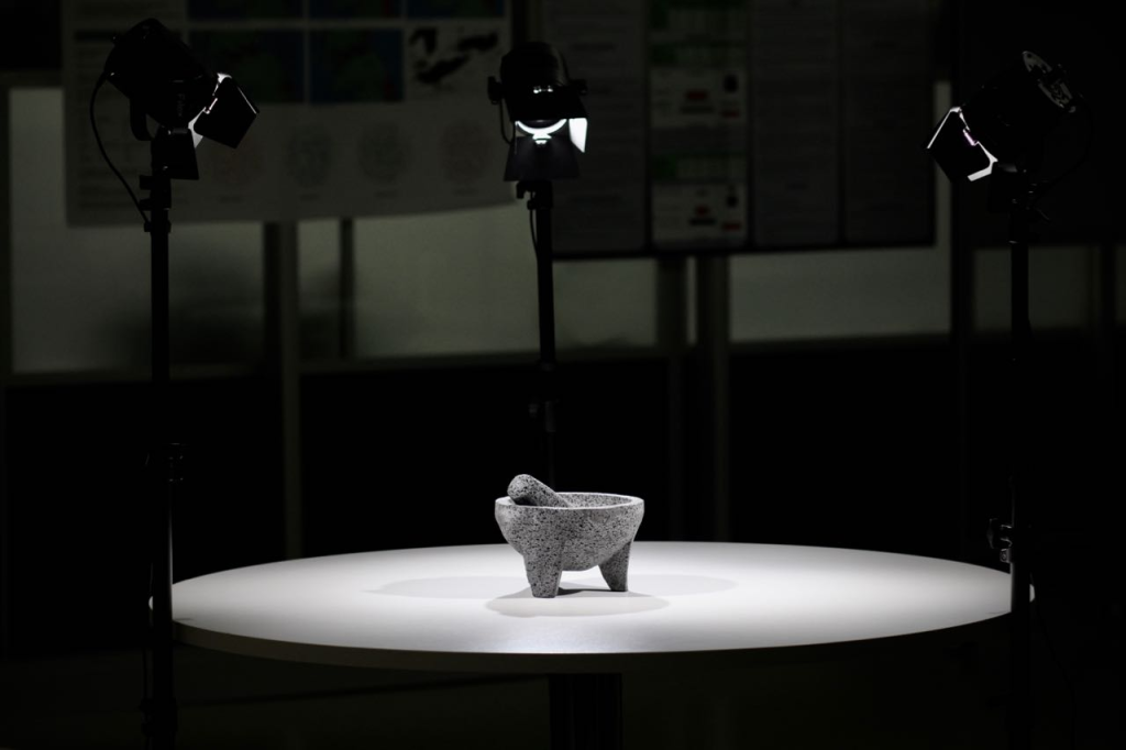 Scanning a molcajete and temolote for 3D printing