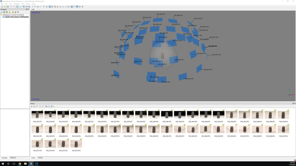 a view of the Agisoft PhotoScan software, after the images of the temolote were aligned and a mesh generated.